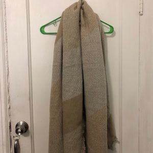 Beige scarf